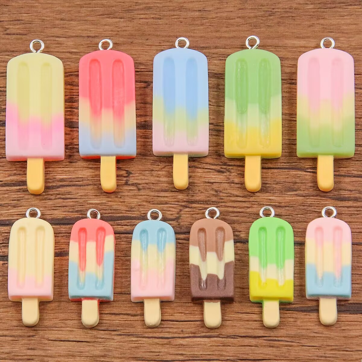 Resin Crafts - 6 Stück Farbverlauf-Eis am Stiel-Harzanhänger, Mini-Eiscreme-Anhänger,